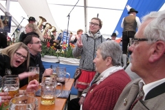 Im-Festzelt-2